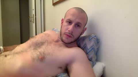 Snapshot of the_handyman_69 chatting on November 2025 12:44:01 AM the_handyman_69 online show from November 2025 12:44:01 AM