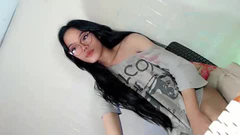 the_horny_bella online show from April 2026 01:41:02 PM