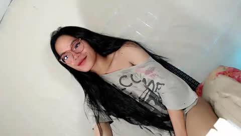 the_horny_bella online show from May 2026 04:12:01 PM