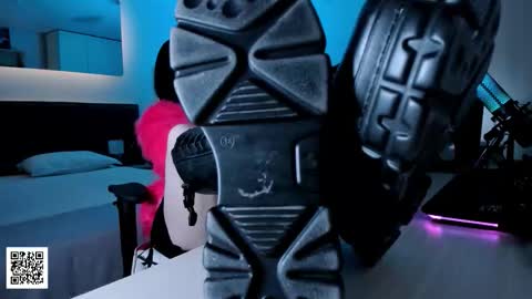 Snapshot of the_inamorata chatting on November 2025 09:03:01 PM Goddess Misha online show from November 2025 09:03:01 PM