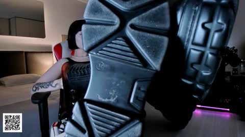 Snapshot of the_inamorata chatting on November 2025 09:02:02 PM Goddess Misha online show from November 2025 09:02:02 PM