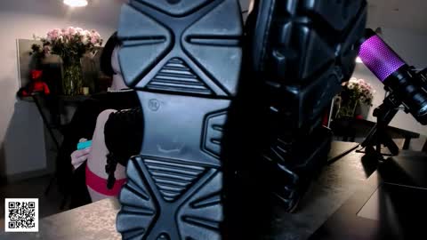 Snapshot of the_inamorata chatting on February 2026 09:13:02 PM Goddess Misha online show from February 2026 09:13:02 PM