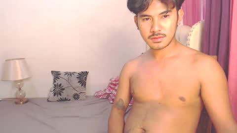 Snapshot of the_killian_jones chatting on February 2025 11:32:01 PM ken online show from February 2025 11:32:01 PM