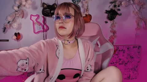Snapshot of the_kitty_roxy chatting on February 2025 07:56:01 AM ... ... online show from February 2025 07:56:01 AM