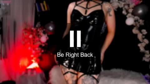 Snapshot of the_kitty_roxy chatting on May 2026 07:17:02 AM ... ... online show from May 2026 07:17:02 AM