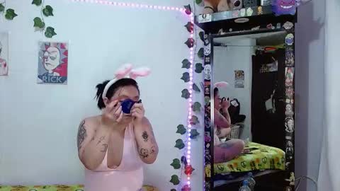 Snapshot of the_lesbian_game chatting on October 2025 02:48:01 AM the_lesbian_game online show from October 2025 02:48:01 AM