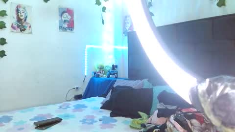 Snapshot of the_lesbian_game chatting on February 2026 06:18:01 PM the_lesbian_game online show from February 2026 06:18:01 PM