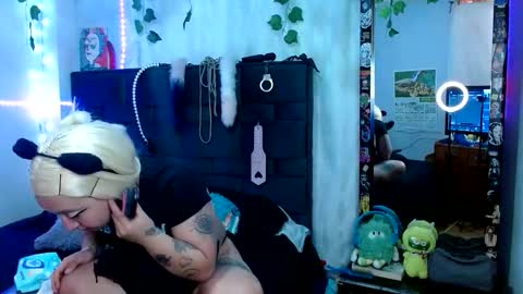 Snapshot of the_lesbian_game chatting on March 2026 06:35:02 PM the_lesbian_game online show from March 2026 06:35:02 PM