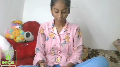 Snapshot of the_right_girl chatting on December 2024 05:15:01 AM Suzan Sexy online show from December 2024 05:15:01 AM