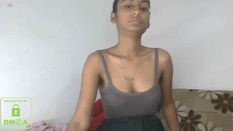 Snapshot of the_right_girl chatting on January 2025 05:41:02 AM Suzan Sexy online show from January 2025 05:41:02 AM