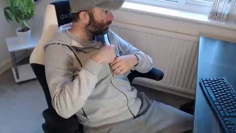 Snapshot of the_sensual_masturwait chatting on September 2025 06:17:01 AM the_sensual_masturwait online show from September 2025 06:17:01 AM