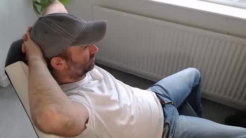 Snapshot of the_sensual_masturwait chatting on October 2025 09:49:01 AM the_sensual_masturwait online show from October 2025 09:49:01 AM