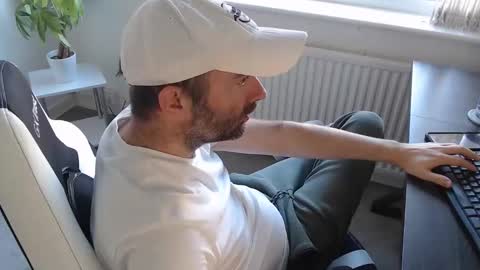 Snapshot of the_sensual_masturwait chatting on October 2025 09:07:02 AM the_sensual_masturwait online show from October 2025 09:07:02 AM