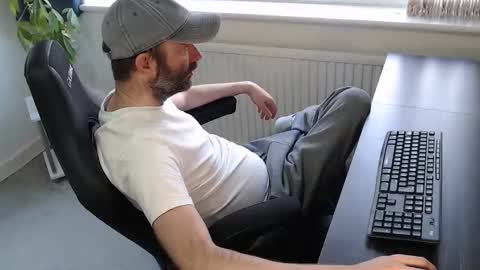 Snapshot of the_sensual_masturwait chatting on October 2025 08:37:02 AM the_sensual_masturwait online show from October 2025 08:37:02 AM