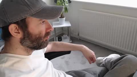 Snapshot of the_sensual_masturwait chatting on December 2025 12:00:01 PM the_sensual_masturwait online show from December 2025 12:00:01 PM