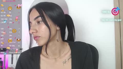 Andrea online show from October 2025 09:17:02 PM