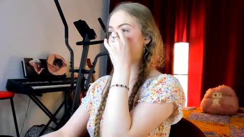 Ally    STREAMING ON TWITCH NOW Check my Twitter for updates online show from October 2025 01:44:02 PM