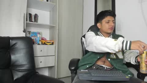 Snapshot of the_weed_guys chatting on November 2025 02:11:02 AM Danny online show from November 2025 02:11:02 AM