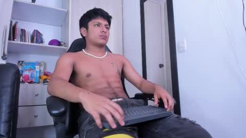 Snapshot of the_weed_guys chatting on December 2025 03:28:02 PM Danny online show from December 2025 03:28:02 PM