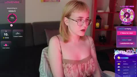 thea_quill online show from April 2026 02:43:02 PM
