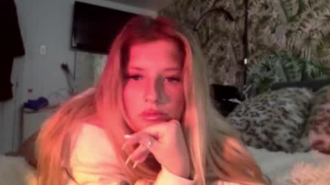Snapshot of thealice_ chatting on May 2026 09:54:01 PM alicaaa online show from May 2026 09:54:01 PM
