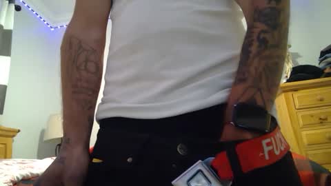 Snapshot of theamezcua98 chatting on January 2025 04:23:01 AM theamezcua98 online show from January 2025 04:23:01 AM