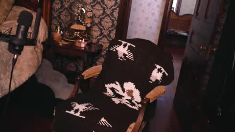 Snapshot of thecamwoman chatting on October 2025 08:19:01 PM Joan online show from October 2025 08:19:01 PM