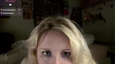 Snapshot of thedancingalien chatting on April 2026 04:15:02 AM Kassandra Grant online show from April 2026 04:15:02 AM