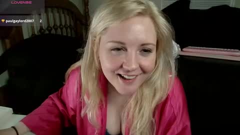 Snapshot of thedancingalien chatting on May 2026 05:24:01 AM Kassandra Grant online show from May 2026 05:24:01 AM