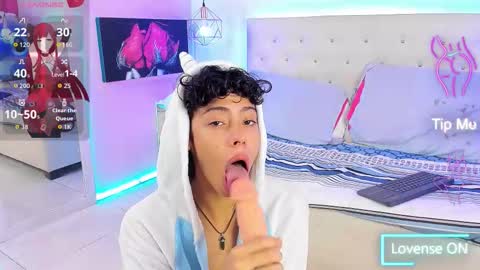 Snapshot of thedoll_ethan chatting on October 2025 07:44:01 PM ethan online show from October 2025 07:44:01 PM