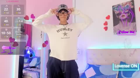 Snapshot of thedoll_ethan chatting on October 2025 07:49:02 PM ethan online show from October 2025 07:49:02 PM