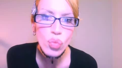 Yolanda online show from December 2025 03:41:01 PM