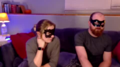 Snapshot of theferalfamily chatting on November 2025 04:34:01 AM TheFeralFamily online show from November 2025 04:34:01 AM