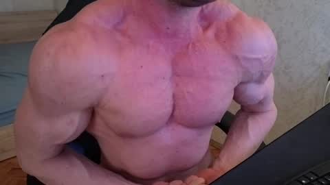 Snapshot of thefitgiant chatting on March 2025 12:01:01 PM Vince online show from March 2025 12:01:01 PM