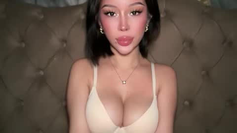Elle  dont forget to folloW me and thumbs up online show from April 2026 03:00:02 AM