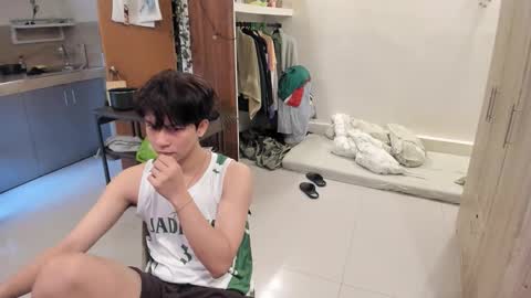 Snapshot of thegreenmagus chatting on October 2025 02:14:02 AM Green online show from October 2025 02:14:02 AM