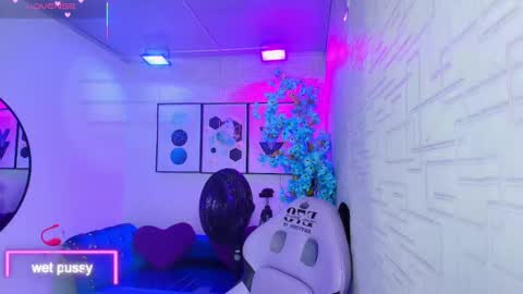 Snapshot of theia_moon_ chatting on October 2025 12:36:02 PM Theia online show from October 2025 12:36:02 PM