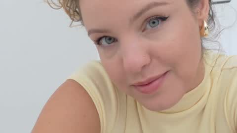 Snapshot of theislandgirl chatting on November 2025 05:59:01 PM Lily Marie online show from November 2025 05:59:01 PM