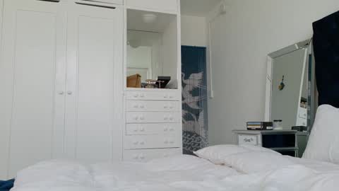 Snapshot of theislandgirl chatting on January 2026 08:47:01 PM Lily Marie online show from January 2026 08:47:01 PM