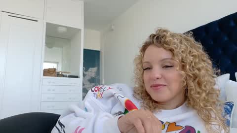 Snapshot of theislandgirl chatting on January 2026 08:46:02 PM Lily Marie online show from January 2026 08:46:02 PM