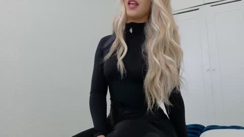 Lily Marie online show from May 2026 06:47:02 PM