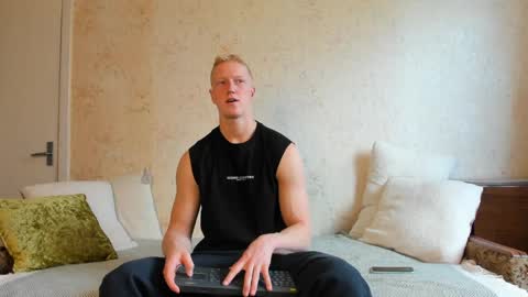 Snapshot of thejacob_d chatting on April 2026 09:15:01 AM thejacob_d online show from April 2026 09:15:01 AM