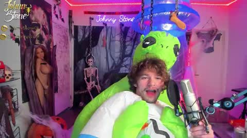 Snapshot of thejohnnystone chatting on October 2025 12:57:01 AM Johnny Stone online show from October 2025 12:57:01 AM