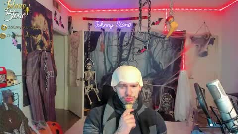 Snapshot of thejohnnystone chatting on October 2025 12:13:01 AM Johnny Stone online show from October 2025 12:13:01 AM