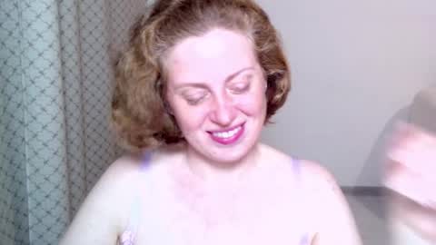 Ella online show from October 2025 07:04:02 PM