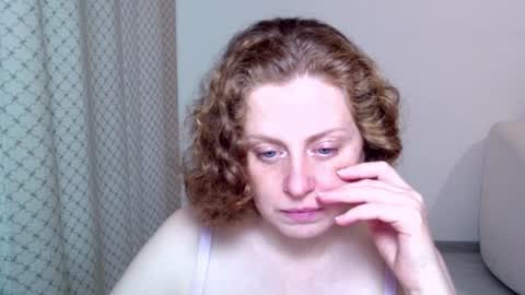 Ella online show from December 2025 08:12:01 AM