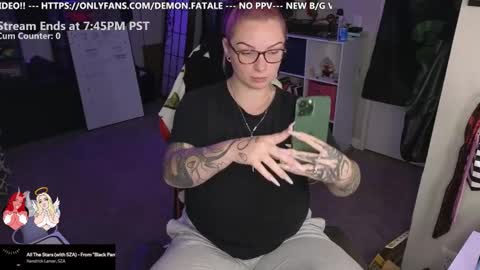 Snapshot of thelilithjane chatting on October 2025 12:44:02 AM Lilith Jane online show from October 2025 12:44:02 AM