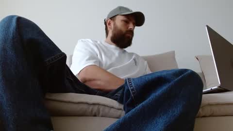 Snapshot of themonarchgoat chatting on October 2025 06:42:02 AM TheMonarchGoat online show from October 2025 06:42:02 AM