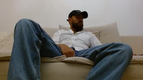 Snapshot of themonarchgoat chatting on December 2025 04:24:01 PM TheMonarchGoat online show from December 2025 04:24:01 PM