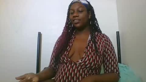 Snapshot of thenaturalgoddess chatting on October 2025 04:20:02 PM TheNaturalGoddess online show from October 2025 04:20:02 PM